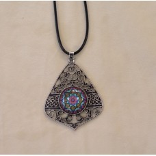 Dabīgo akmeņu kaklarota 